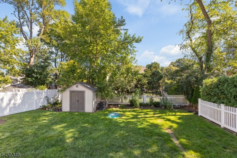 195 Stonehouse Road Bloomfield, NJ 07028 - Photo 39 of 40 Gallery Image 39