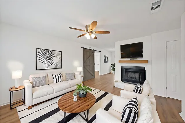 $309,000 | 715 East Avenue F, Midlothian, TX 76065