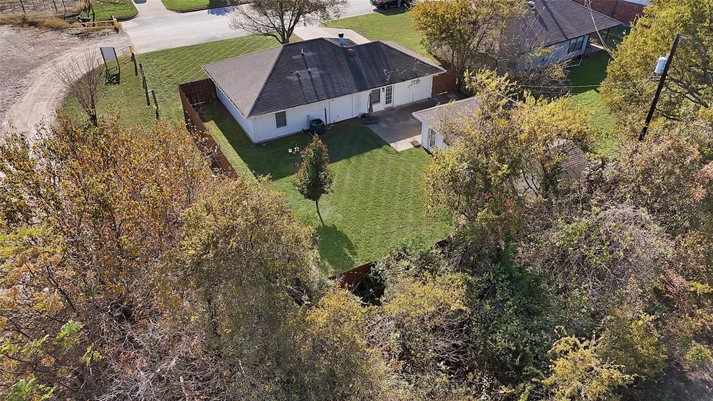 715 East Avenue F Midlothian, TX 76065 - Photo 31 of 33 an aerial view of a house