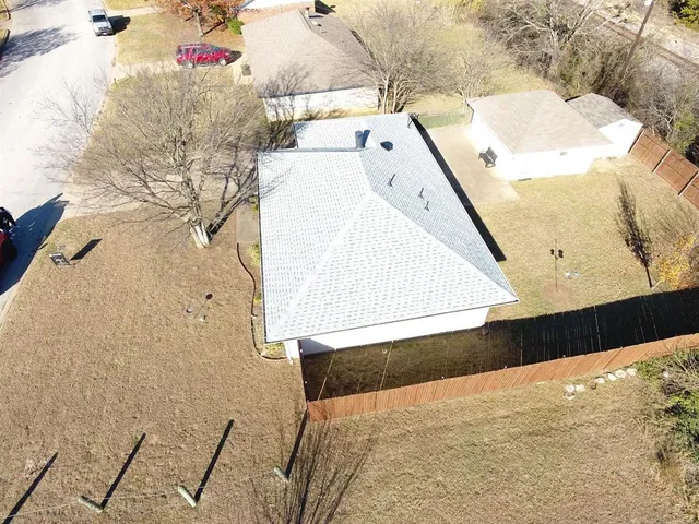 $309,000 | 715 East Avenue F, Midlothian, TX 76065