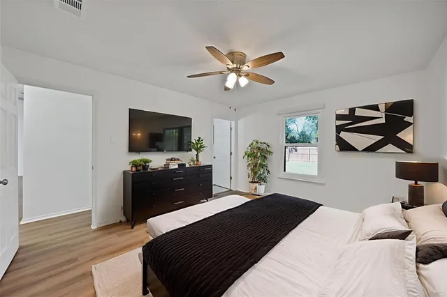 $309,000 | 715 East Avenue F, Midlothian, TX 76065