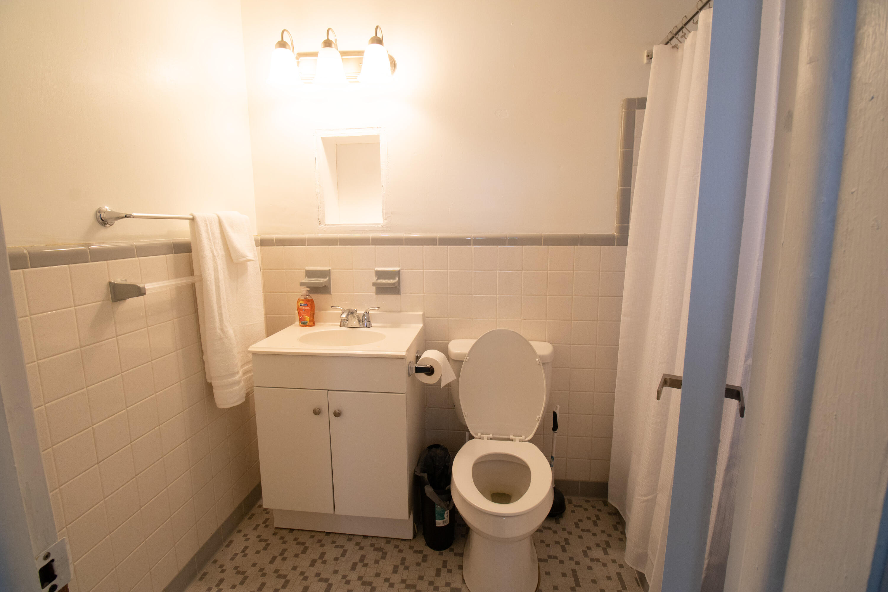 1257 Island Road, Unit 7 Riviera Beach, FL 33404 - Photo 9 of 11 1257masterbath27