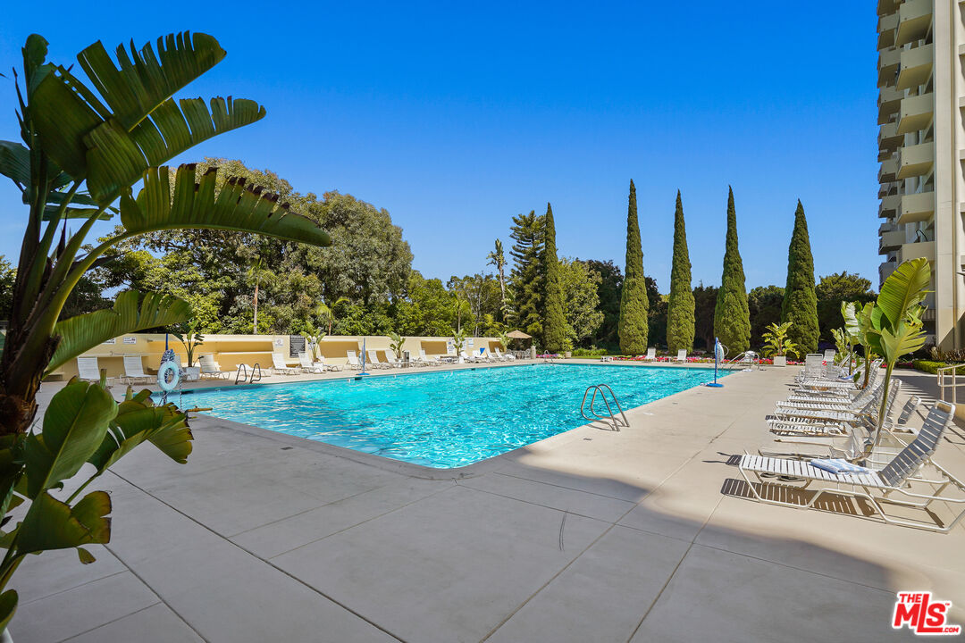 2170 Century Park East, Unit 104 Los Angeles, CA 90067 - Photo 23 of 42 a view of yard