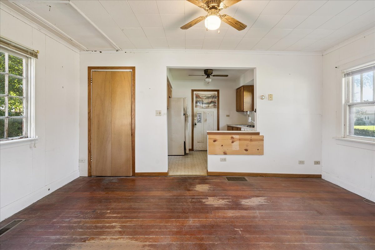 7112 North Oak Street Wonder Lake, IL 60097 - Photo 3 of 9