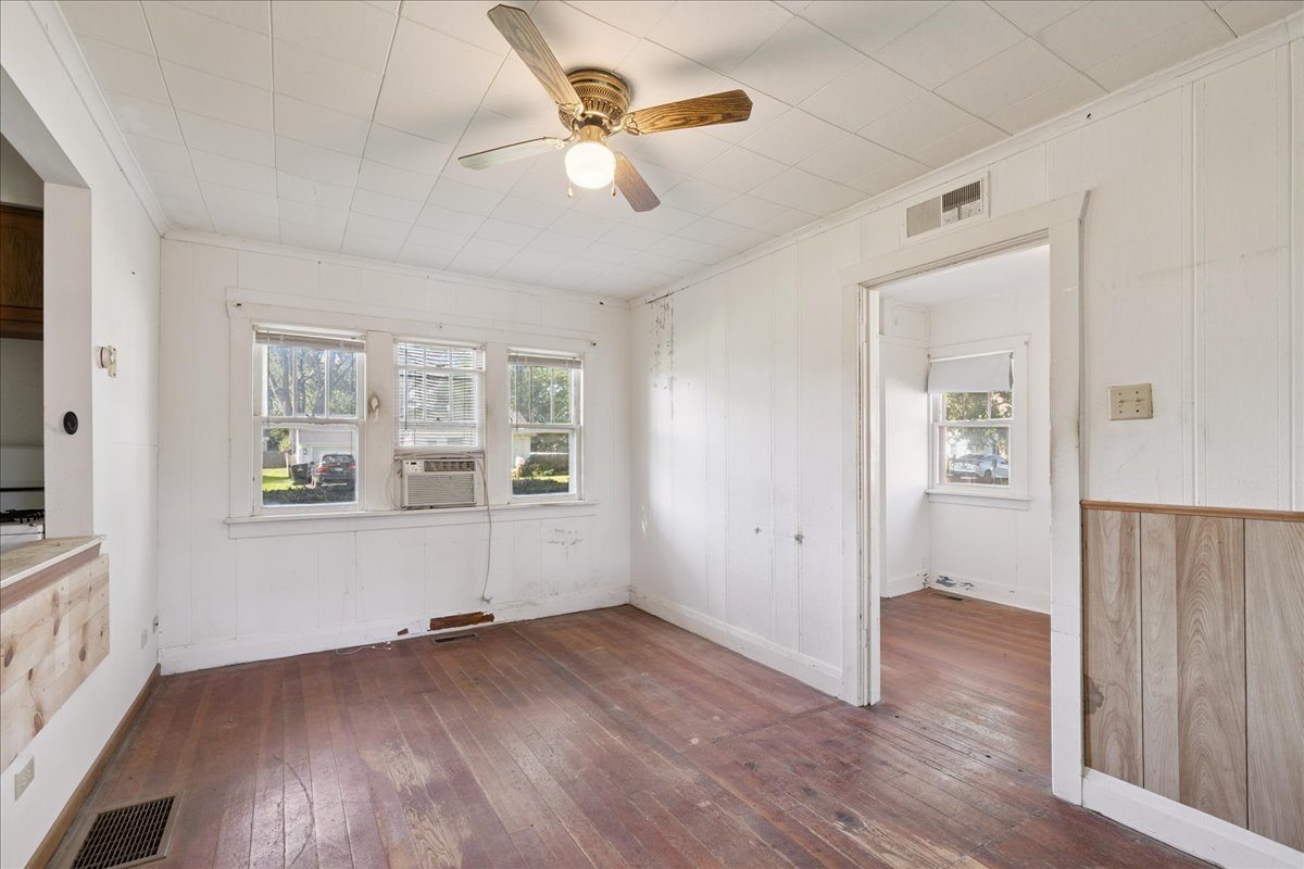 7112 North Oak Street Wonder Lake, IL 60097 - Photo 4 of 9