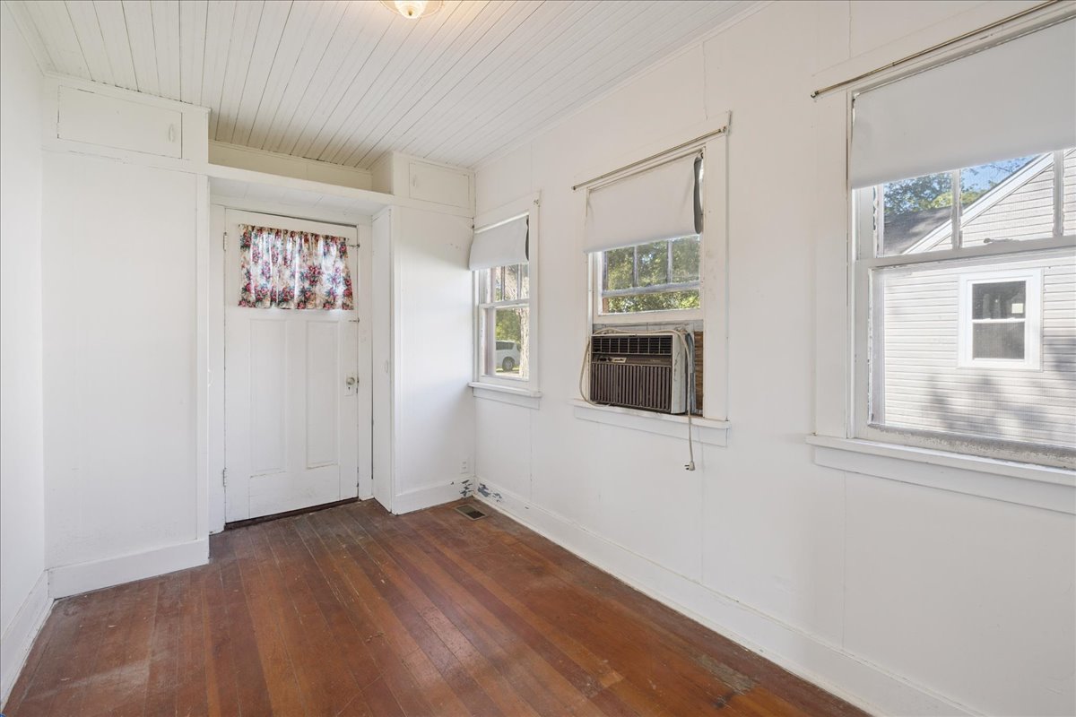 7112 North Oak Street Wonder Lake, IL 60097 - Photo 5 of 9