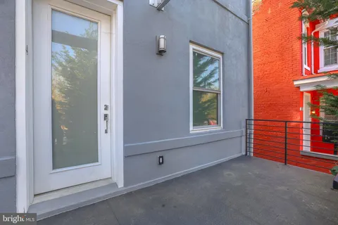 a view of entryway with interior