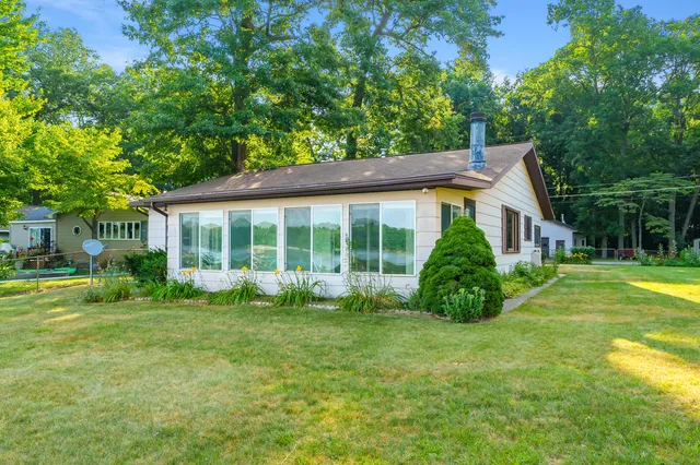 $350,000 | 10494 Tomkinson Drive, Scotts, MI 49088