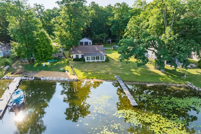 $350,000 | 10494 Tomkinson Drive, Scotts, MI 49088