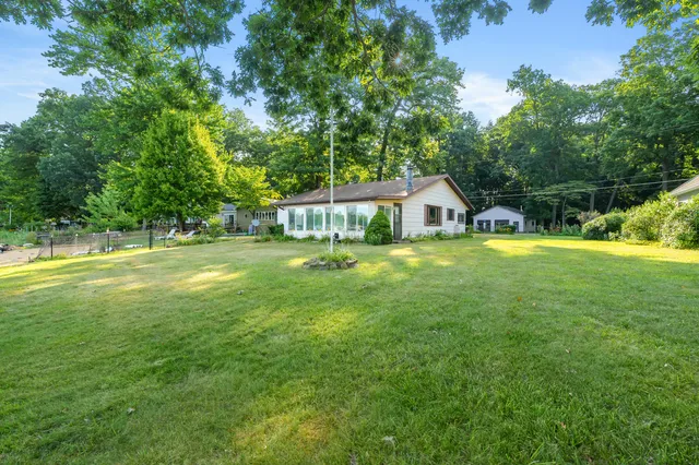 $350,000 | 10494 Tomkinson Drive, Scotts, MI 49088