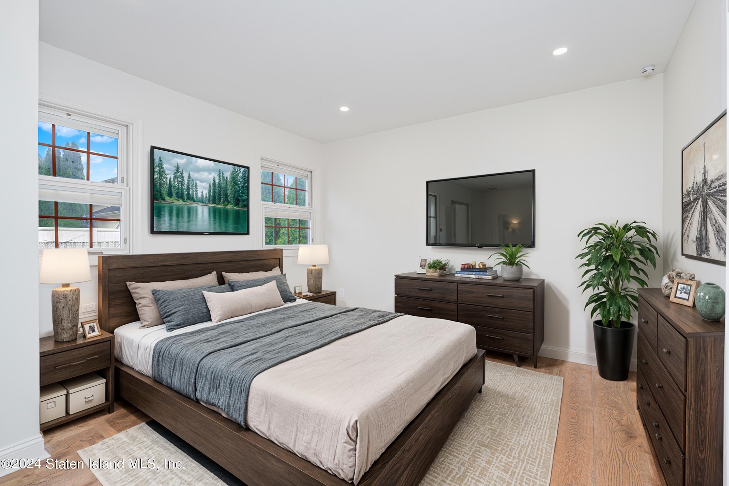 620 Sinclair Avenue Staten Island, NY 10312 - Photo 14 of 43 Photo Sep 26 2024, 10 01 35 PM (5)