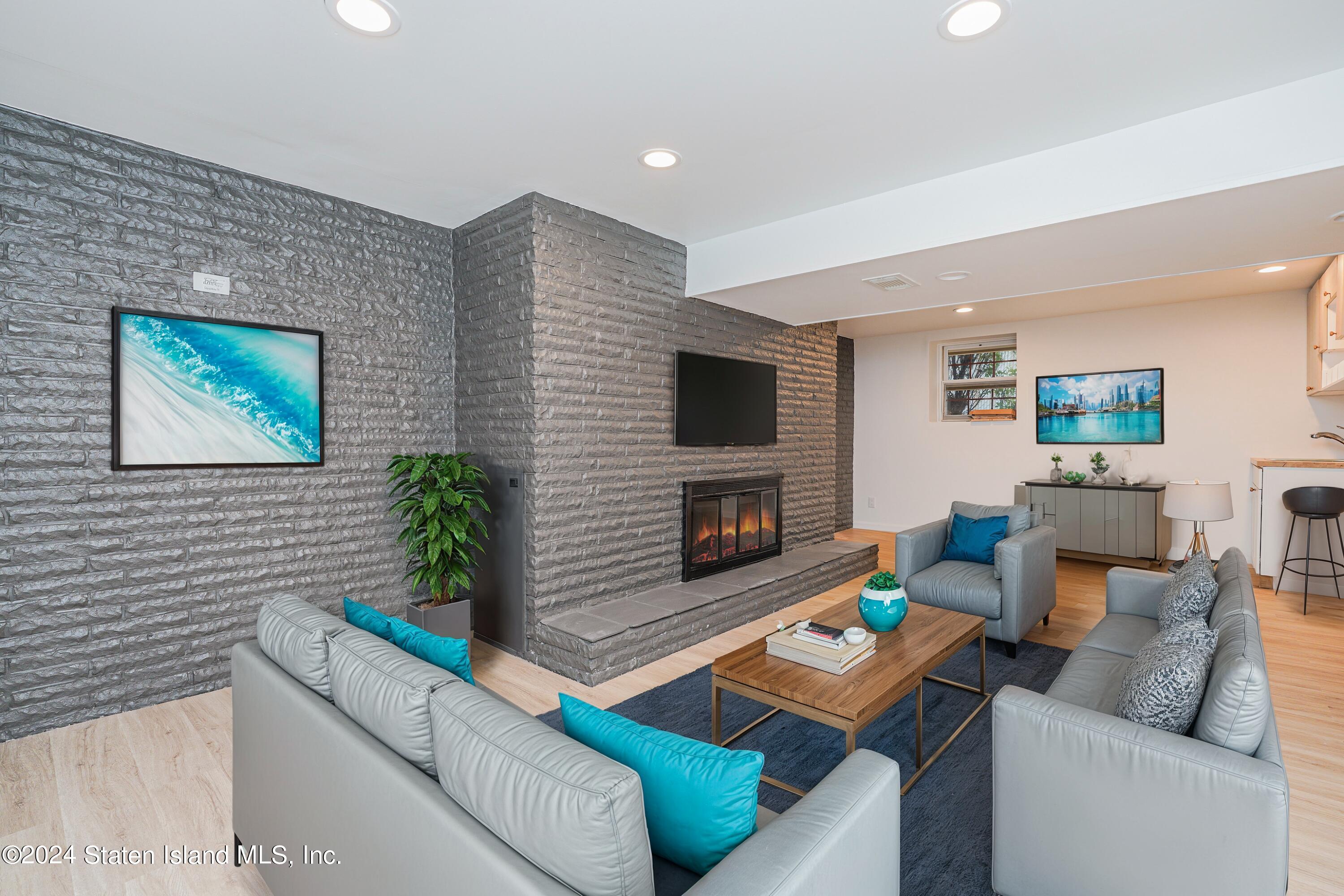 620 Sinclair Avenue Staten Island, NY 10312 - Photo 20 of 43 Photo Sep 26 2024, 10 01 35 PM (2)