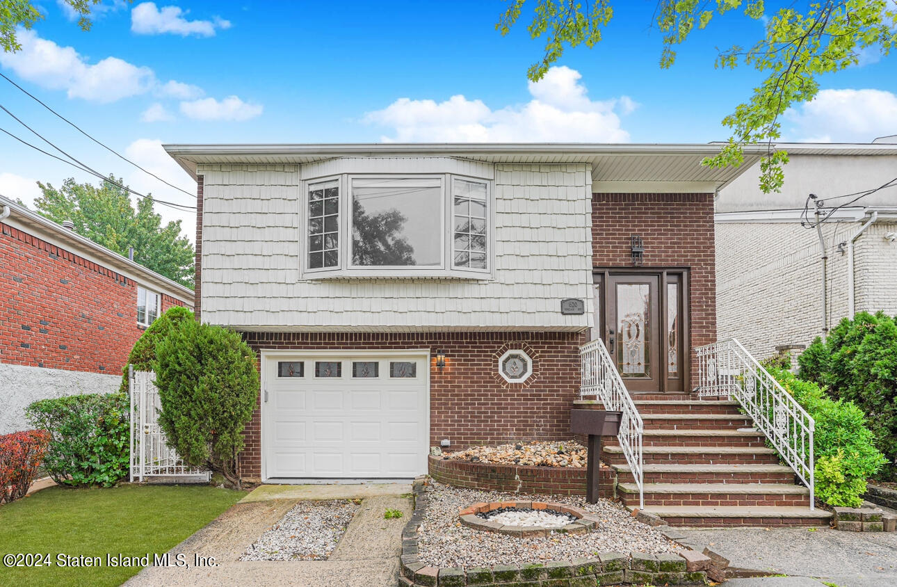 620 Sinclair Avenue Staten Island, NY 10312 - Photo 2 of 43 IMG_0492