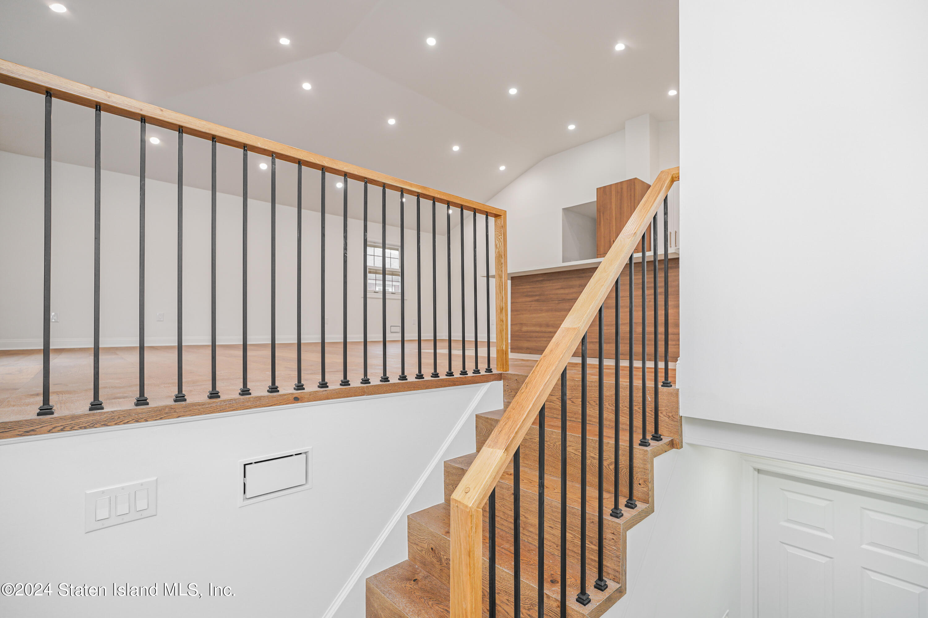 620 Sinclair Avenue Staten Island, NY 10312 - Photo 21 of 43 Photo Sep 24 2024, 10 47 02 PM