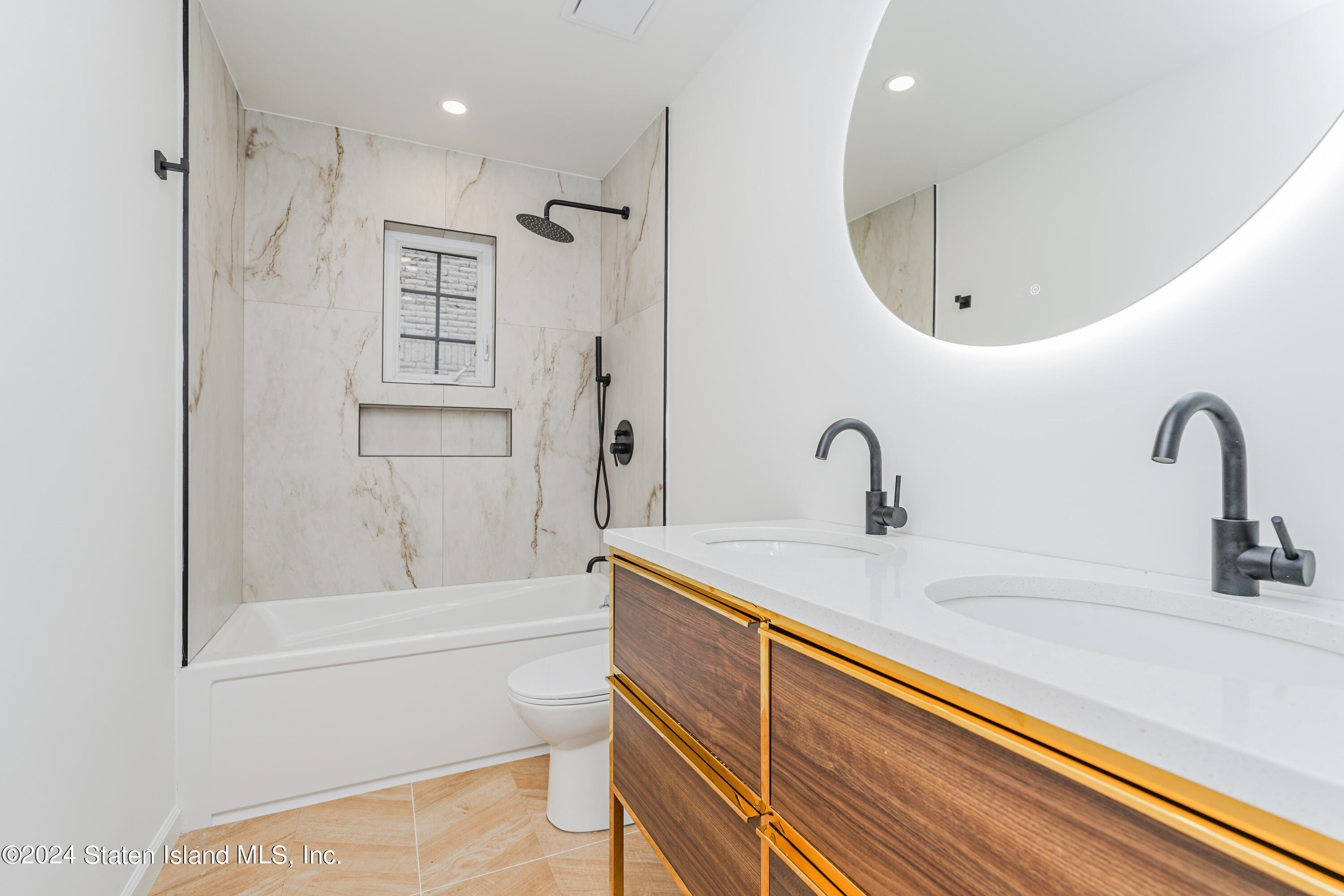 620 Sinclair Avenue Staten Island, NY 10312 - Photo 23 of 43 Photo Sep 24 2024, 10 48 40 PM