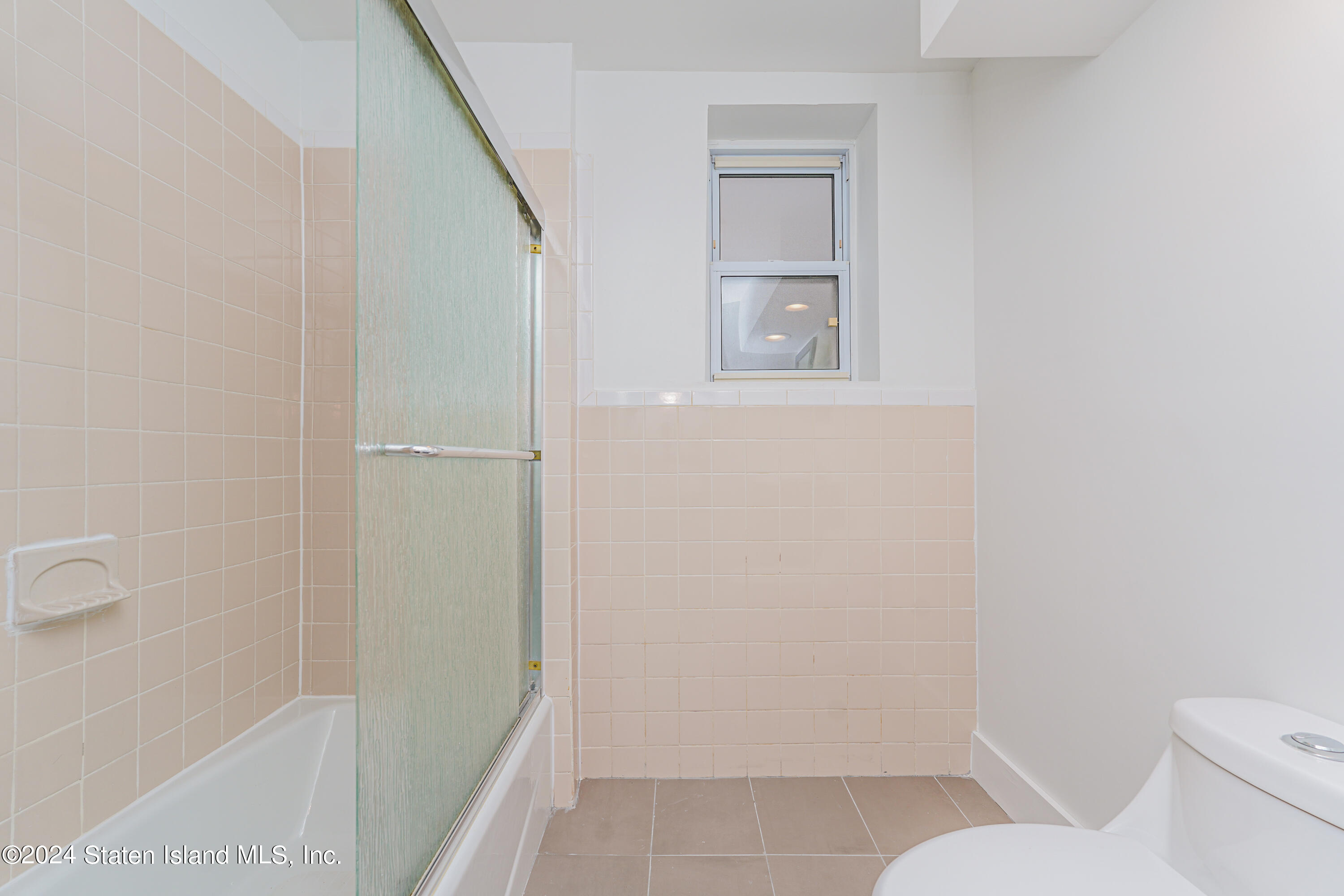 620 Sinclair Avenue Staten Island, NY 10312 - Photo 34 of 43 Photo Sep 24 2024, 10 44 38 PM