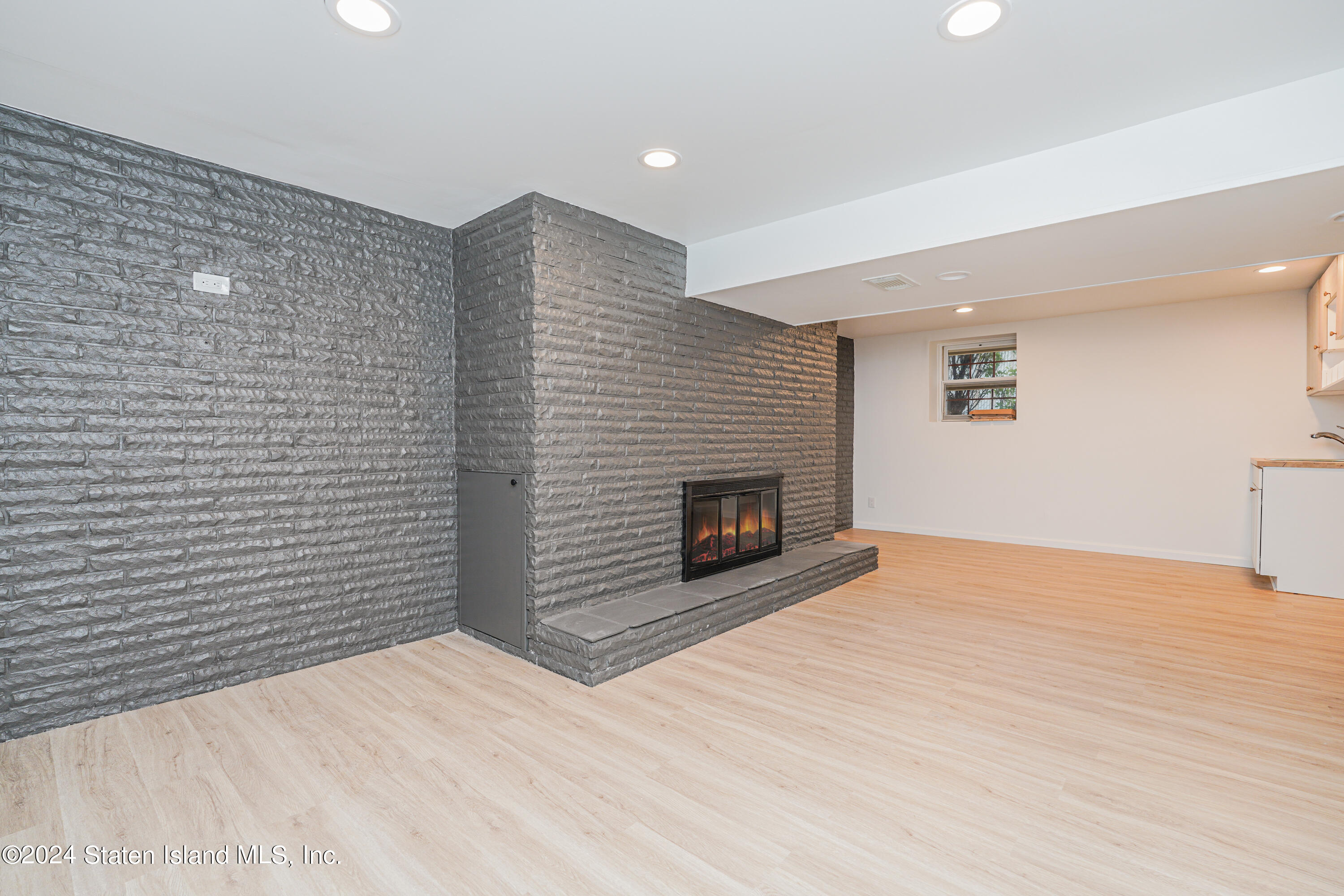 620 Sinclair Avenue Staten Island, NY 10312 - Photo 35 of 43 Photo Sep 24 2024, 10 44 50 PM