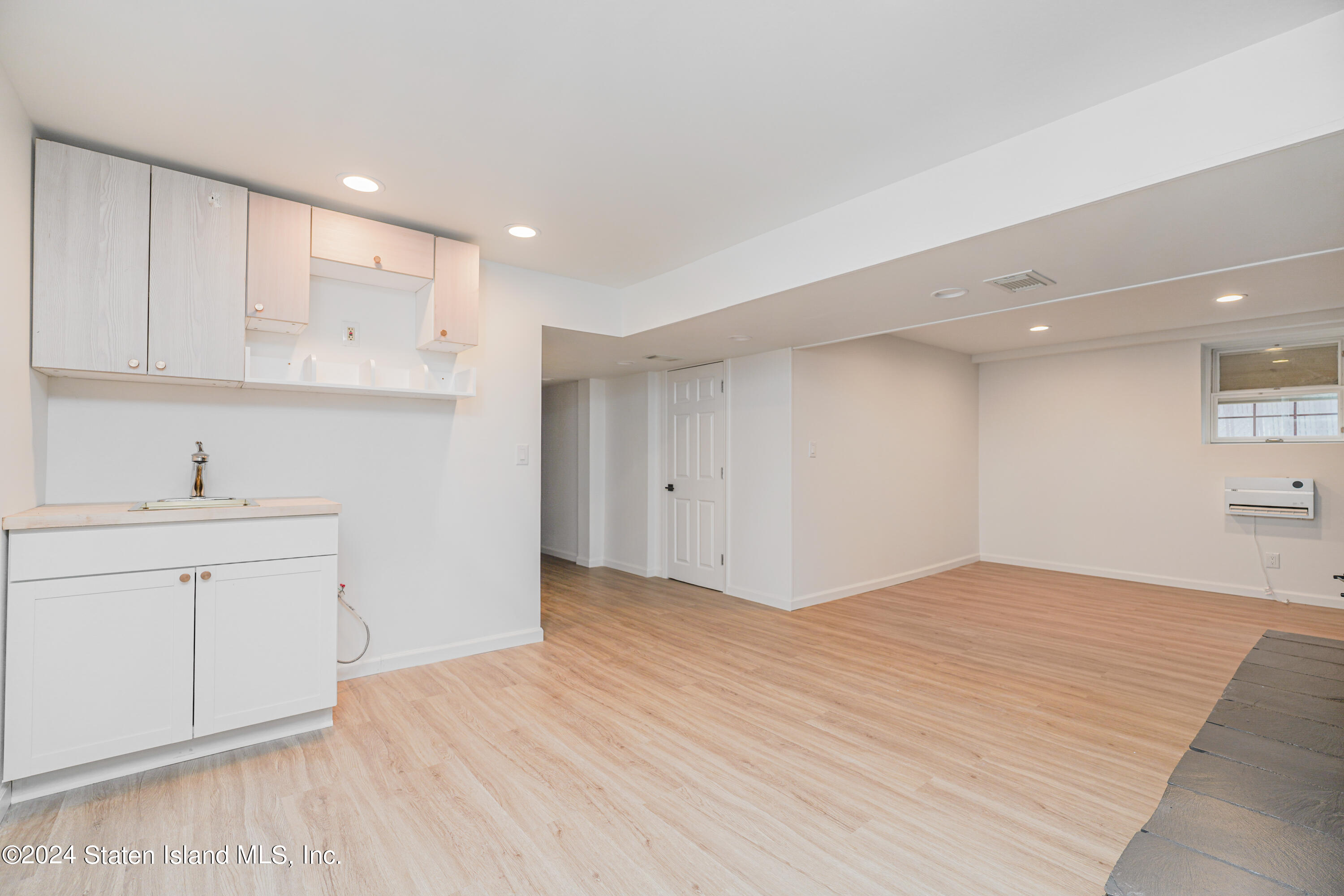 620 Sinclair Avenue Staten Island, NY 10312 - Photo 37 of 43 Photo Sep 24 2024, 10 45 14 PM