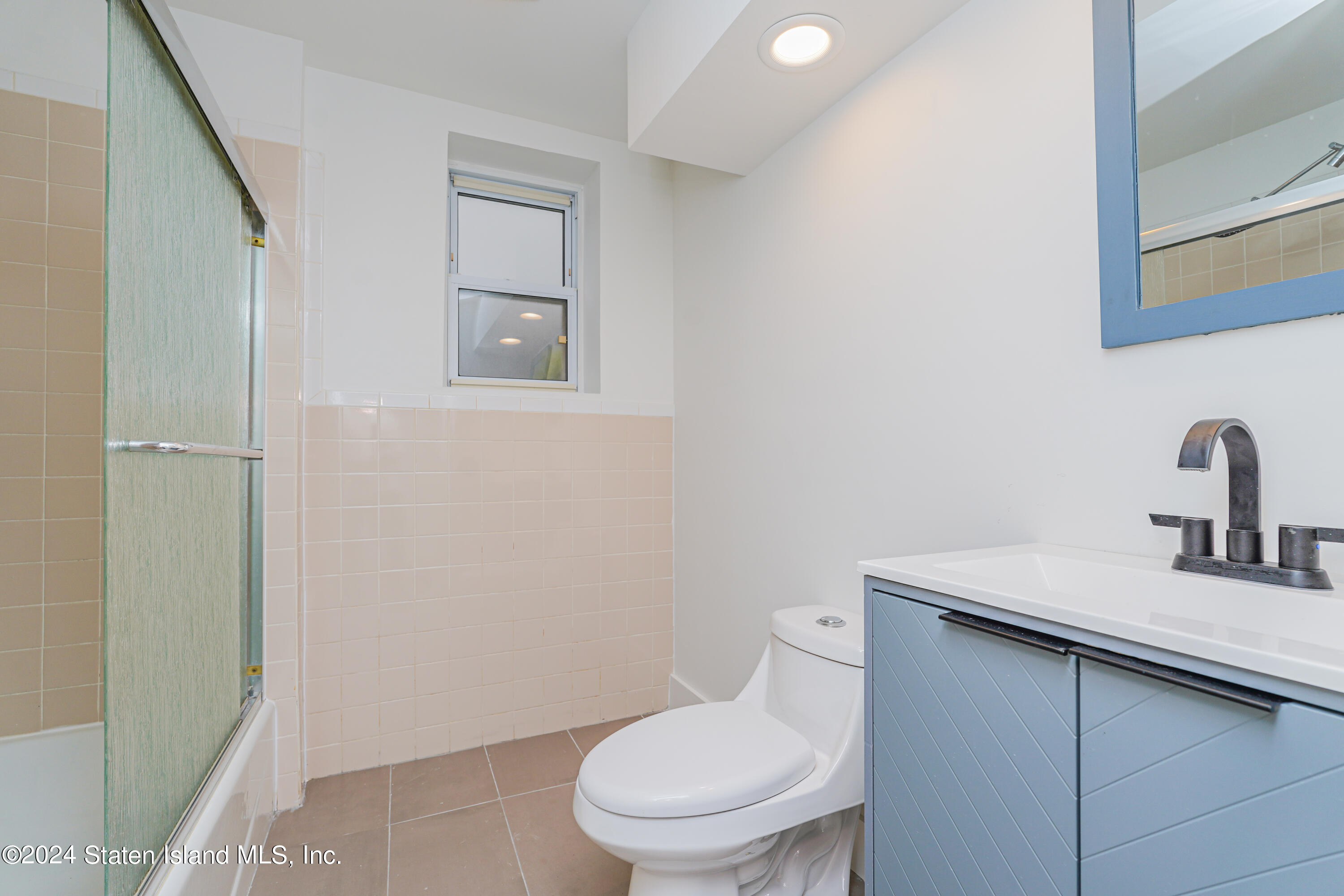 620 Sinclair Avenue Staten Island, NY 10312 - Photo 41 of 43 Photo Sep 24 2024, 10 44 33 PM