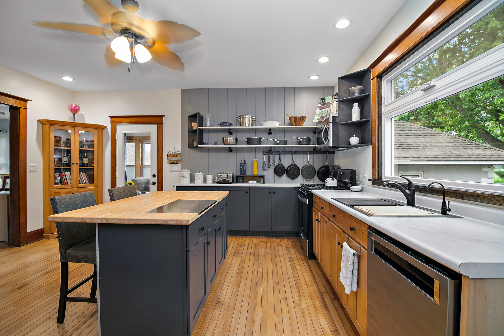 9015 West Joliet Road Peotone, IL 60468 - Photo 13 of 44 Gallery Image 13