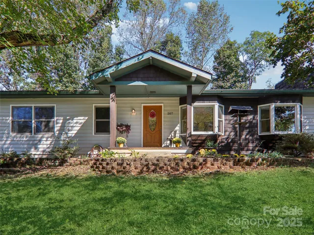 $395,000 | 207 Pine Tree Court, Candler, NC 28715