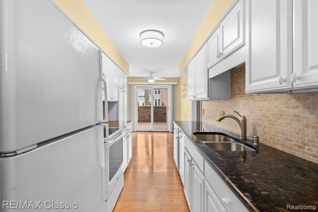 23127 Farmington Road Farmington, MI 48336 - Photo 23 of 51 Gallery Image 23