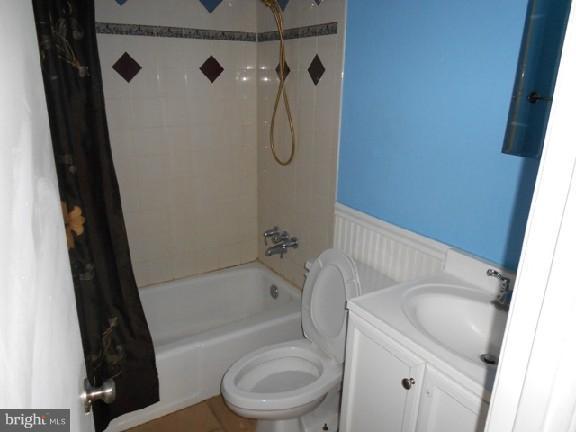 109 Rawlings Road Gaithersburg, MD 20877 - Photo 3 of 10 Bath