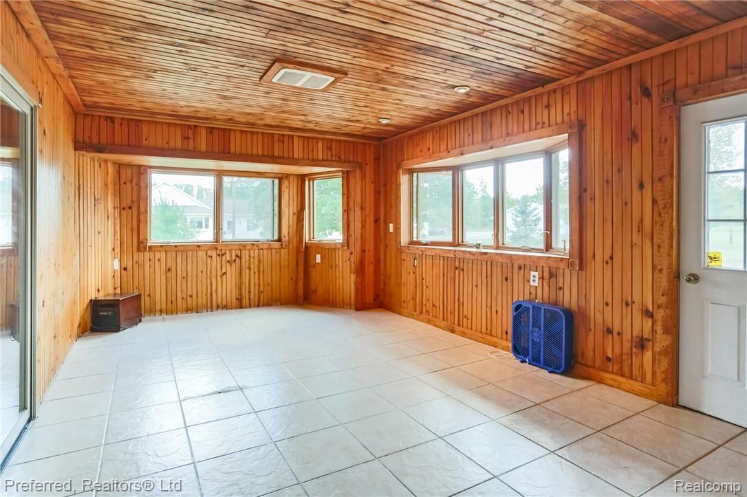 23950 Clark Road Belleville, MI 48111 - Photo 15 of 60 14bIMG_3411.jpg