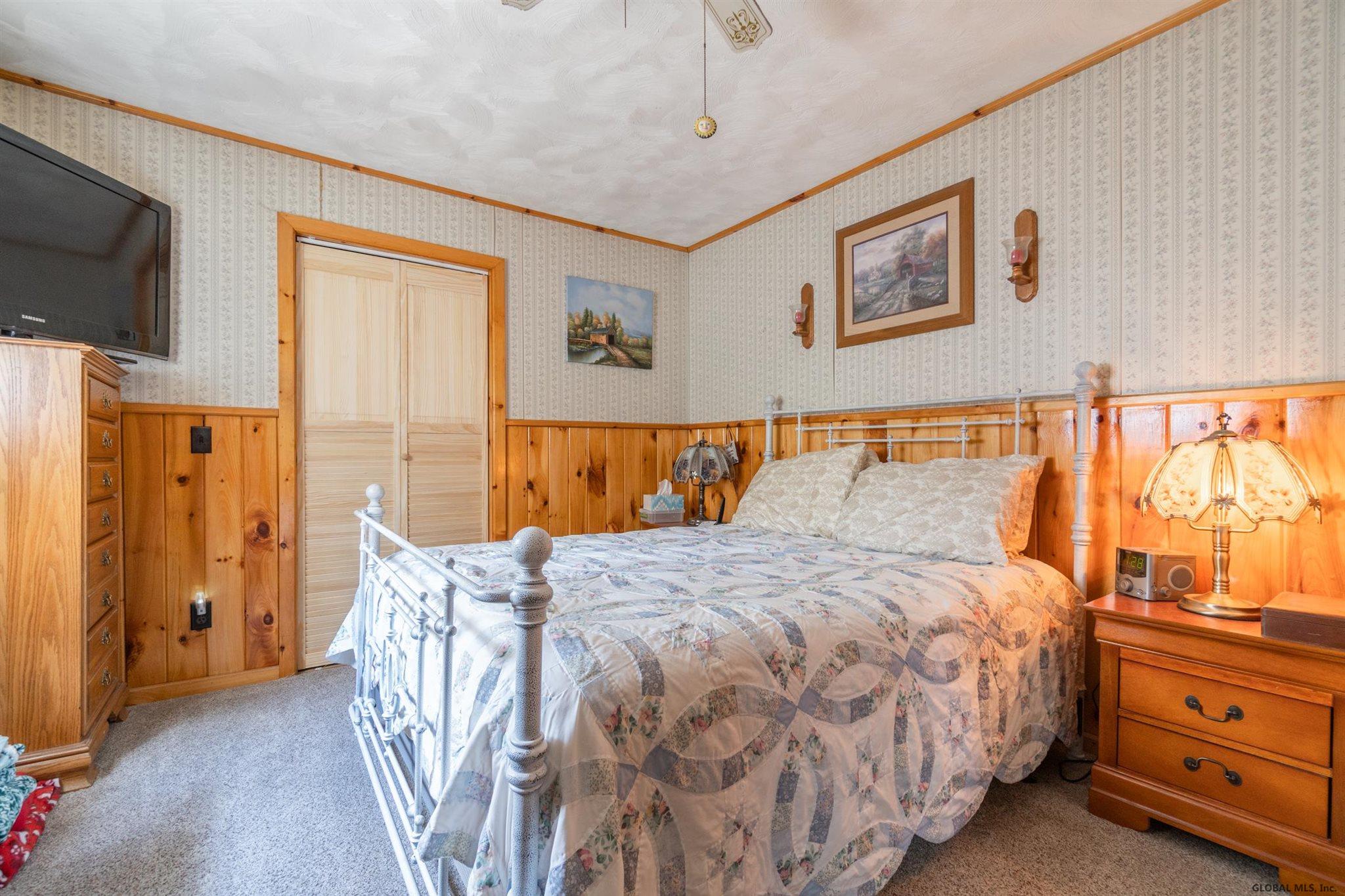 124 Hampton Point Road Mayfield, NY 12117 - Photo 19 of 43 Gallery Image 19