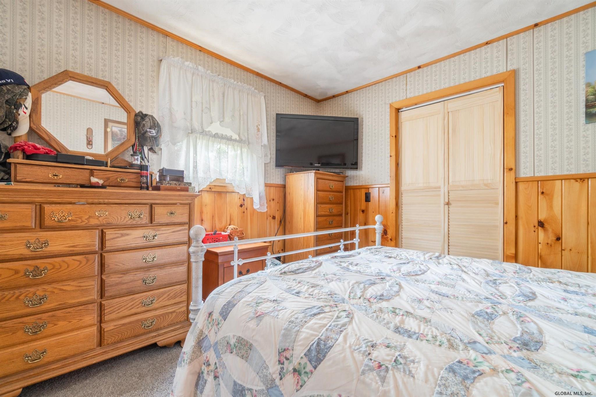 124 Hampton Point Road Mayfield, NY 12117 - Photo 20 of 43 Gallery Image 20