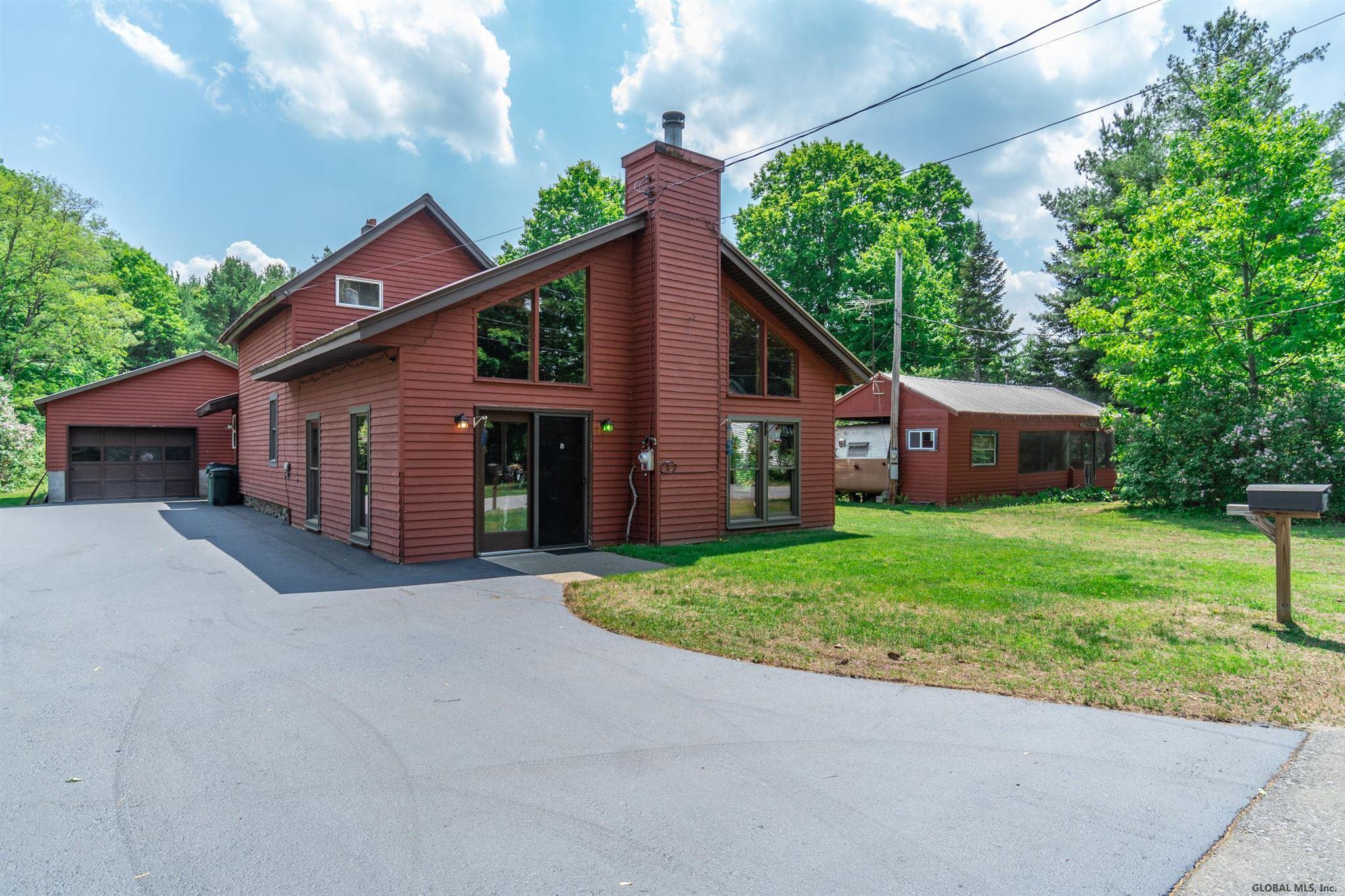 124 Hampton Point Road Mayfield, NY 12117 - Photo 3 of 43 Gallery Image 3