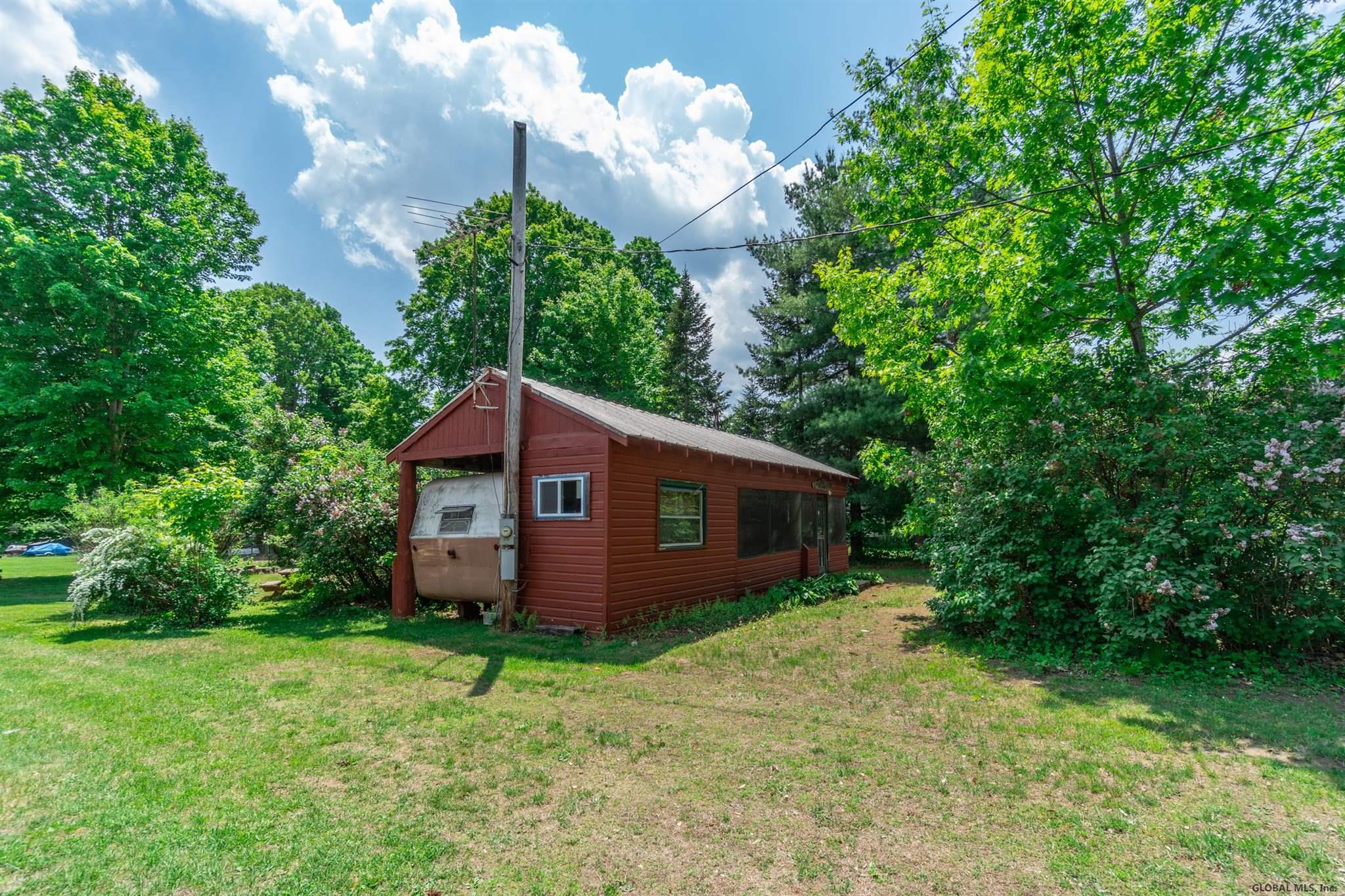 124 Hampton Point Road Mayfield, NY 12117 - Photo 28 of 43 Gallery Image 28