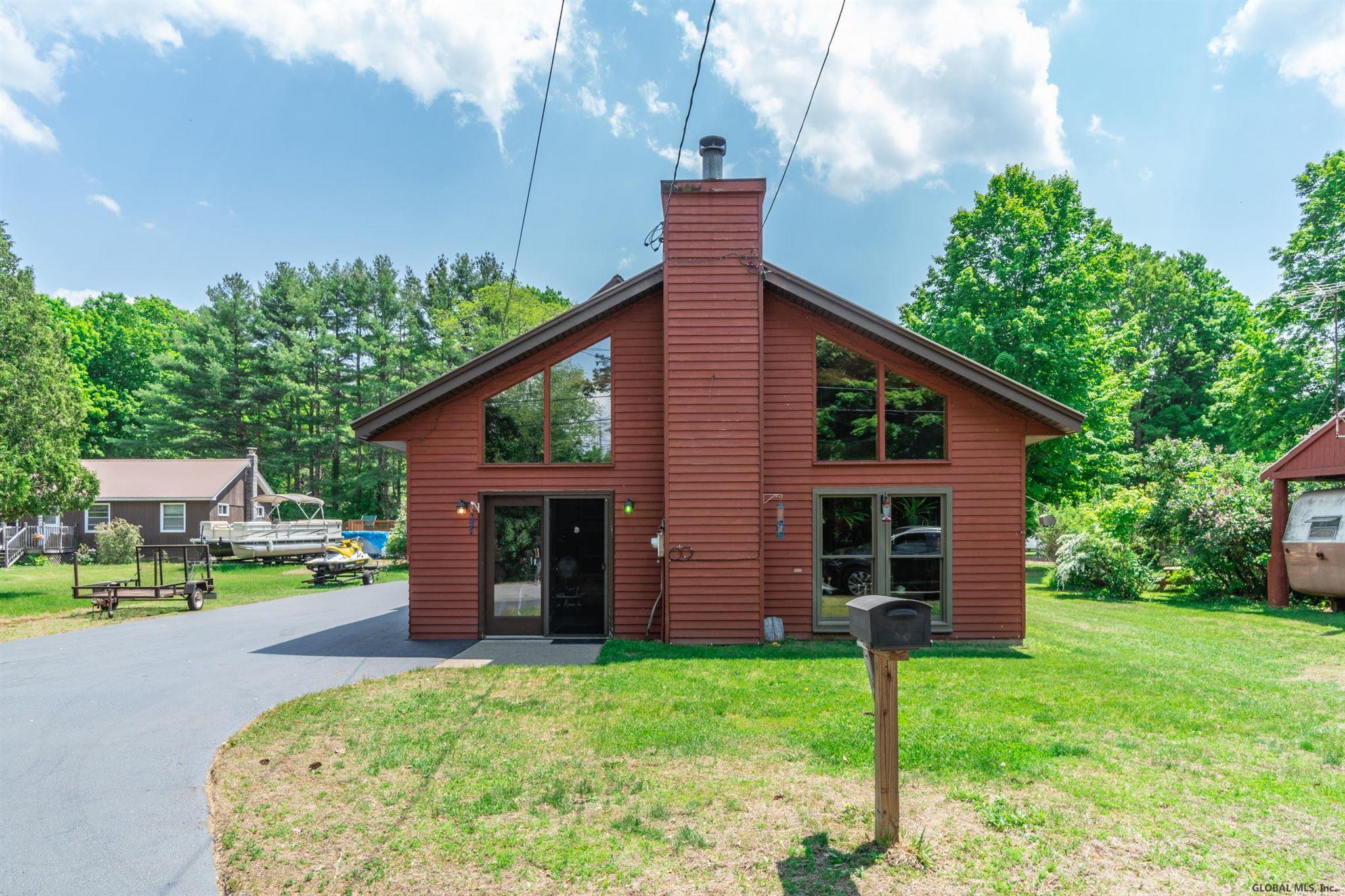 124 Hampton Point Road Mayfield, NY 12117 - Photo 4 of 43 Gallery Image 4