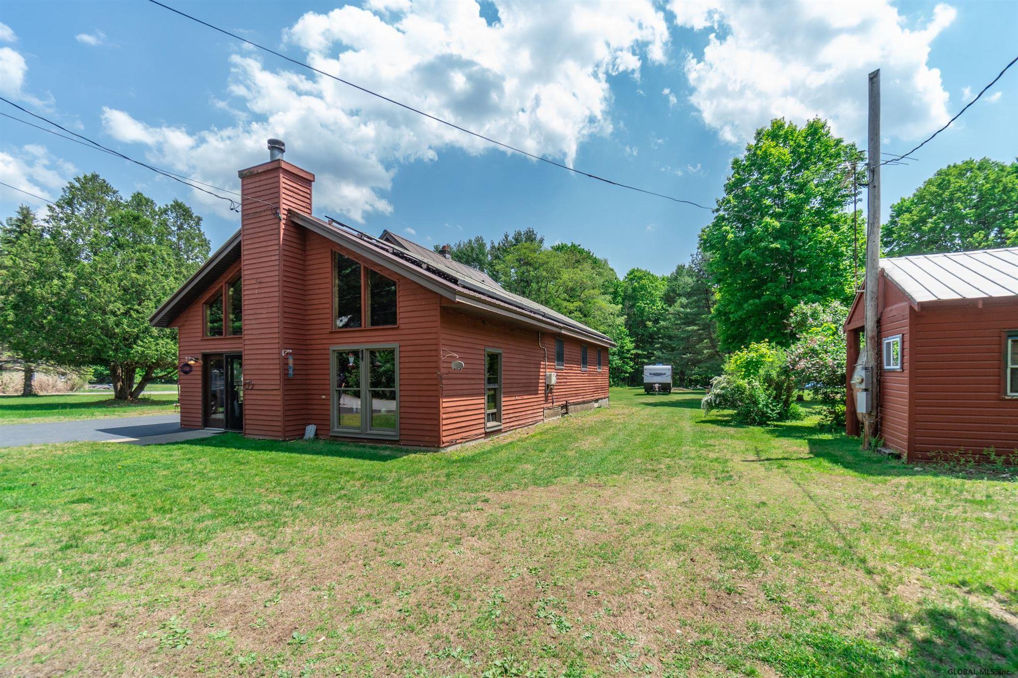 124 Hampton Point Road Mayfield, NY 12117 - Photo 5 of 43 Gallery Image 5