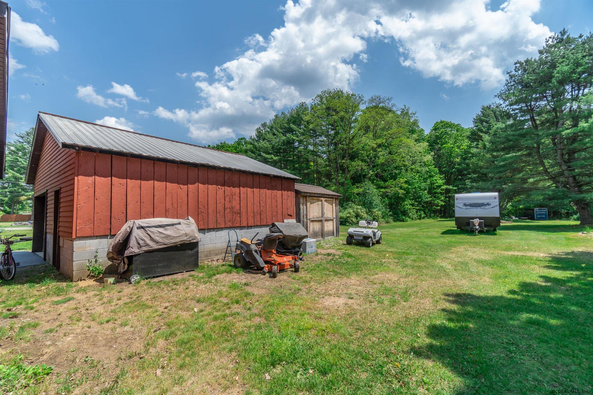 124 Hampton Point Road Mayfield, NY 12117 - Photo 6 of 43 Gallery Image 6