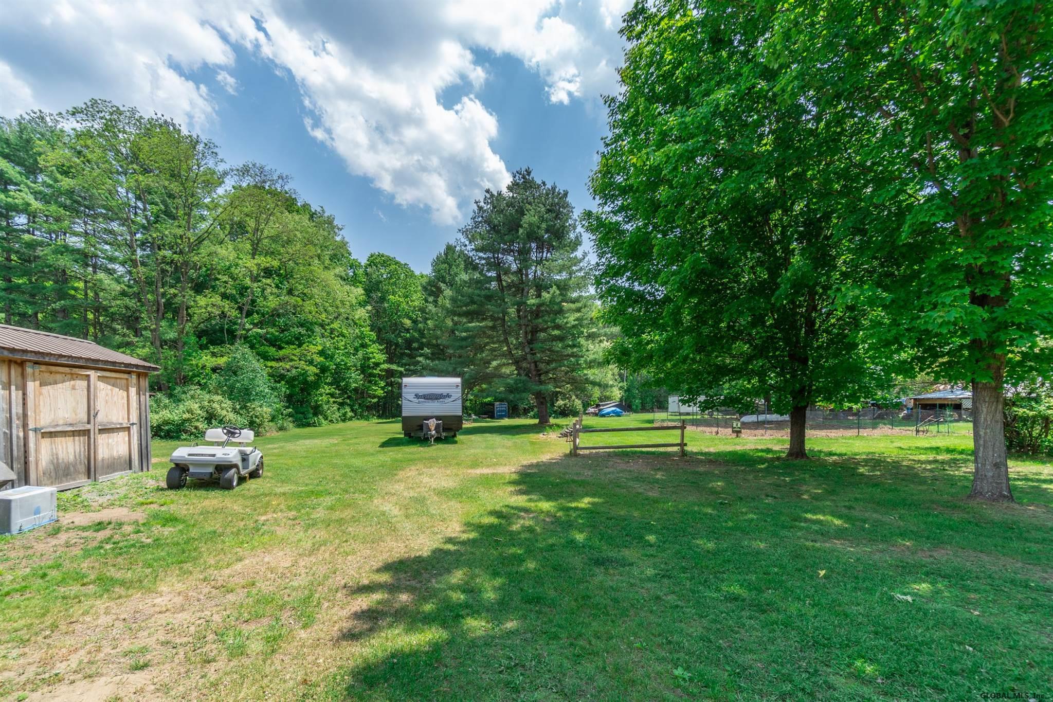124 Hampton Point Road Mayfield, NY 12117 - Photo 7 of 43 Gallery Image 7