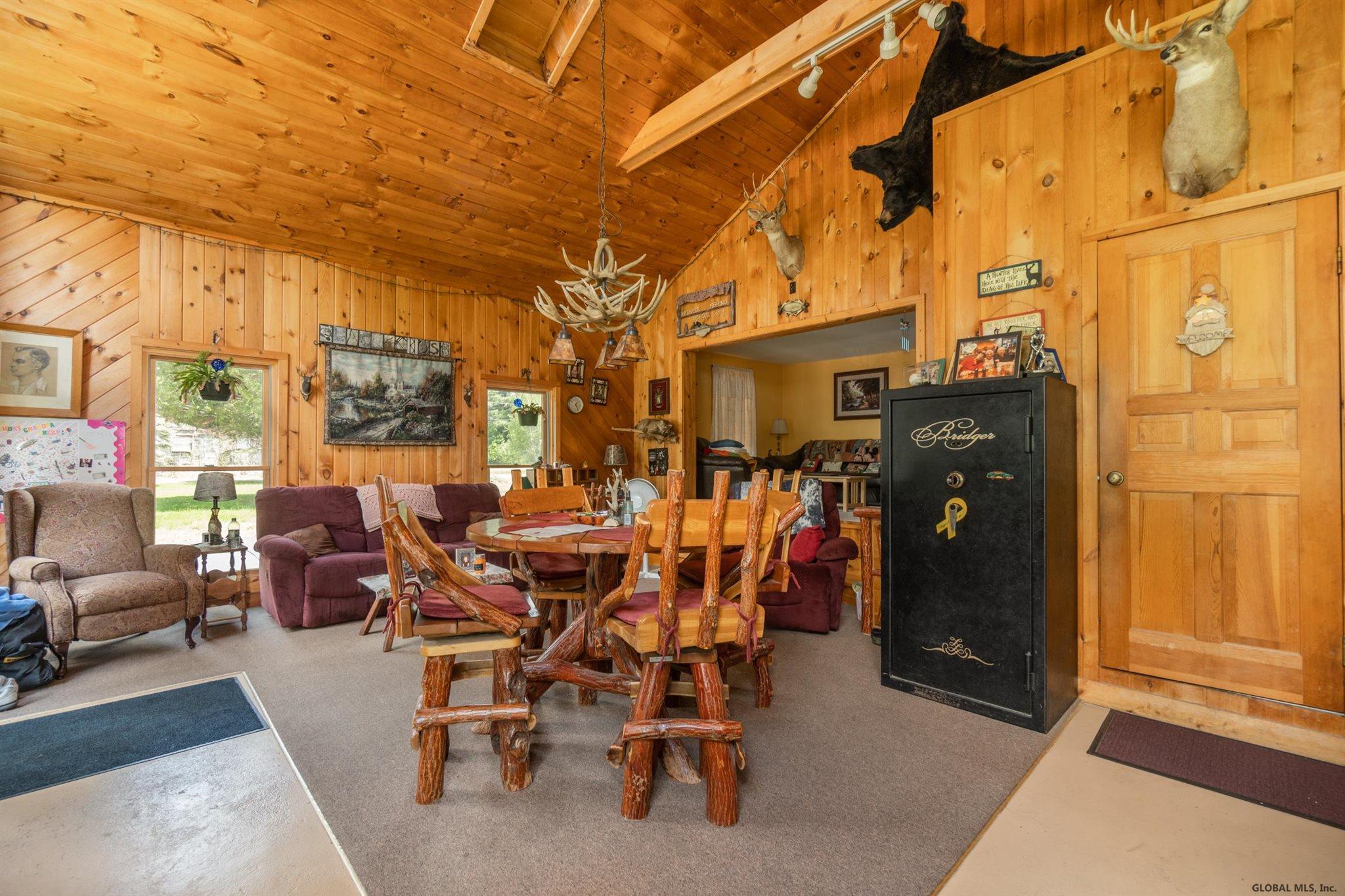 124 Hampton Point Road Mayfield, NY 12117 - Photo 8 of 43 Gallery Image 8
