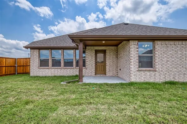 $2,395 | 330 Sweetspire Drive, Royse City, TX 75189