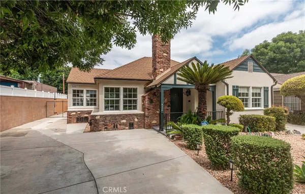 $1,479,000 | 432 North Beachwood Drive, Burbank, CA 91506