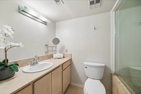 $225,000 | 6659 Bayou Glen Road, Houston, TX 77057