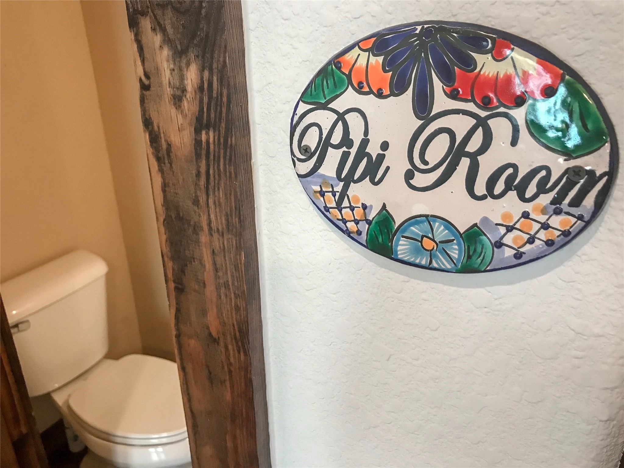 1432 West 21st Street, Unit F Houston, TX 77008 - Photo 20 of 27 a bathroom with a toilet and a sink