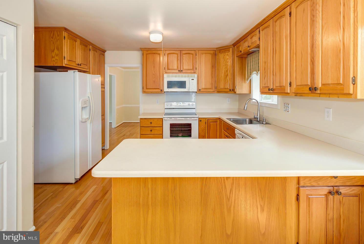 8107 Viola Street Springfield, VA 22152 - Photo 13 of 30 Kitchen