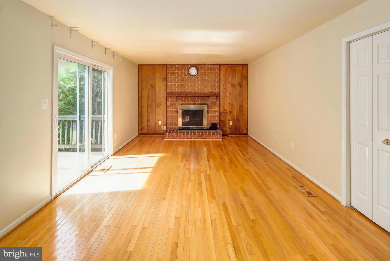8107 Viola Street Springfield, VA 22152 - Photo 14 of 30 Living Room