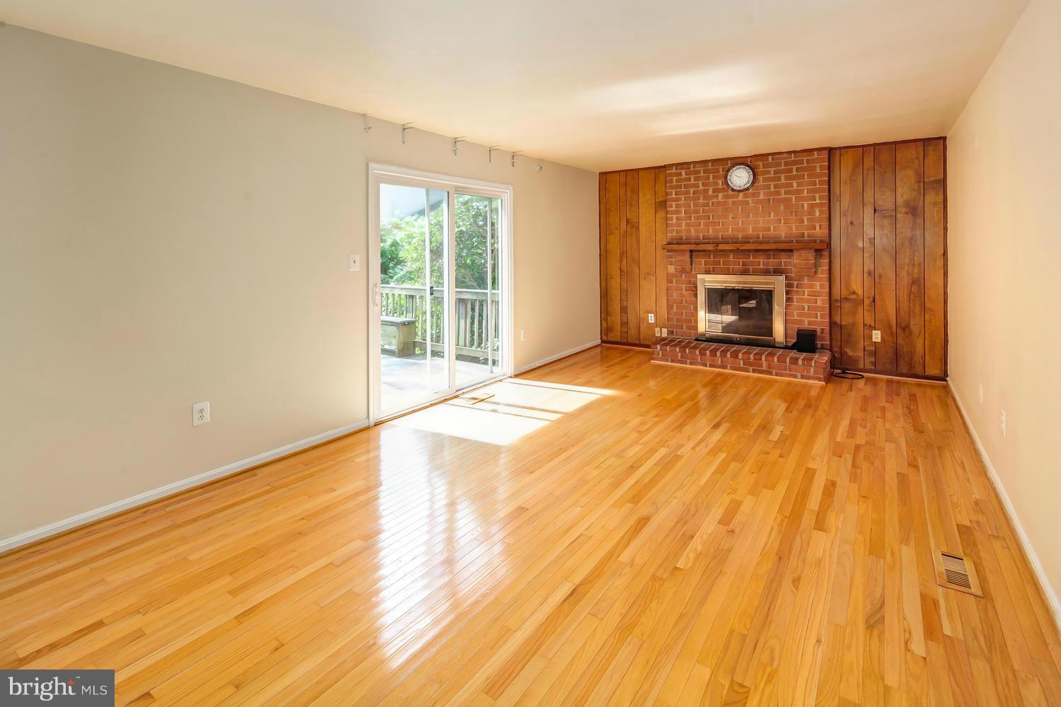 8107 Viola Street Springfield, VA 22152 - Photo 15 of 30 Living Room