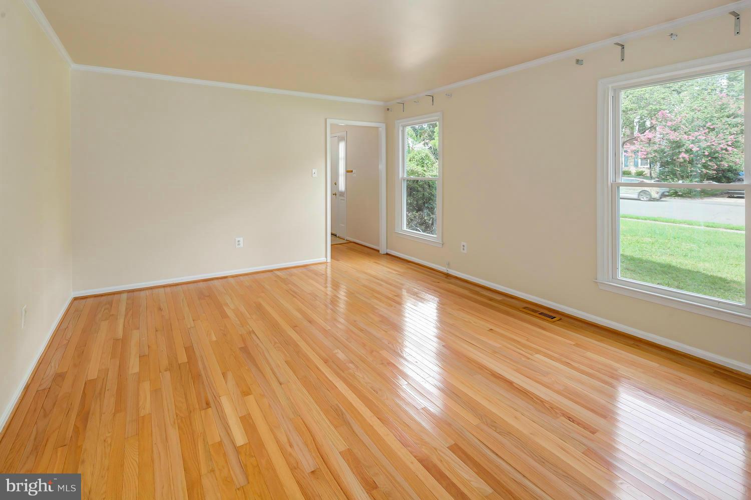 8107 Viola Street Springfield, VA 22152 - Photo 3 of 30 Living Room