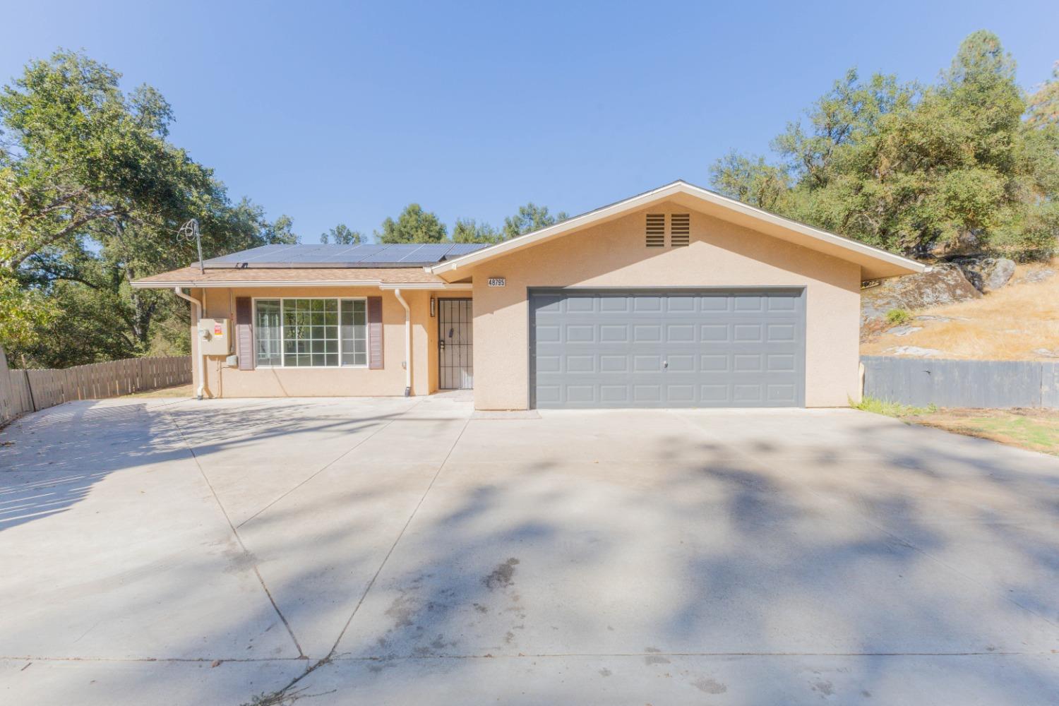 48795 Rock Point Road Oakhurst, CA 93644 - Photo 1 of 24 Gallery Image 1