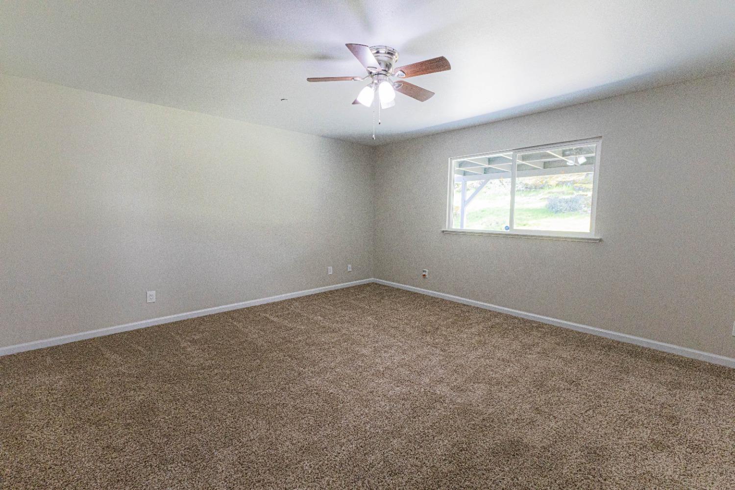 48795 Rock Point Road Oakhurst, CA 93644 - Photo 11 of 24 Gallery Image 11