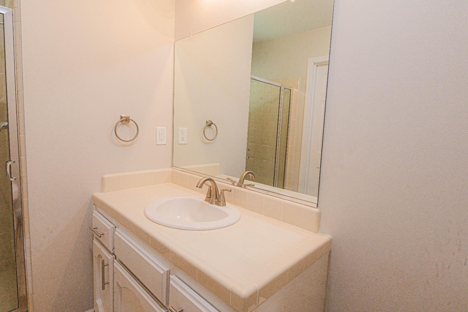 48795 Rock Point Road Oakhurst, CA 93644 - Photo 16 of 24 Gallery Image 16