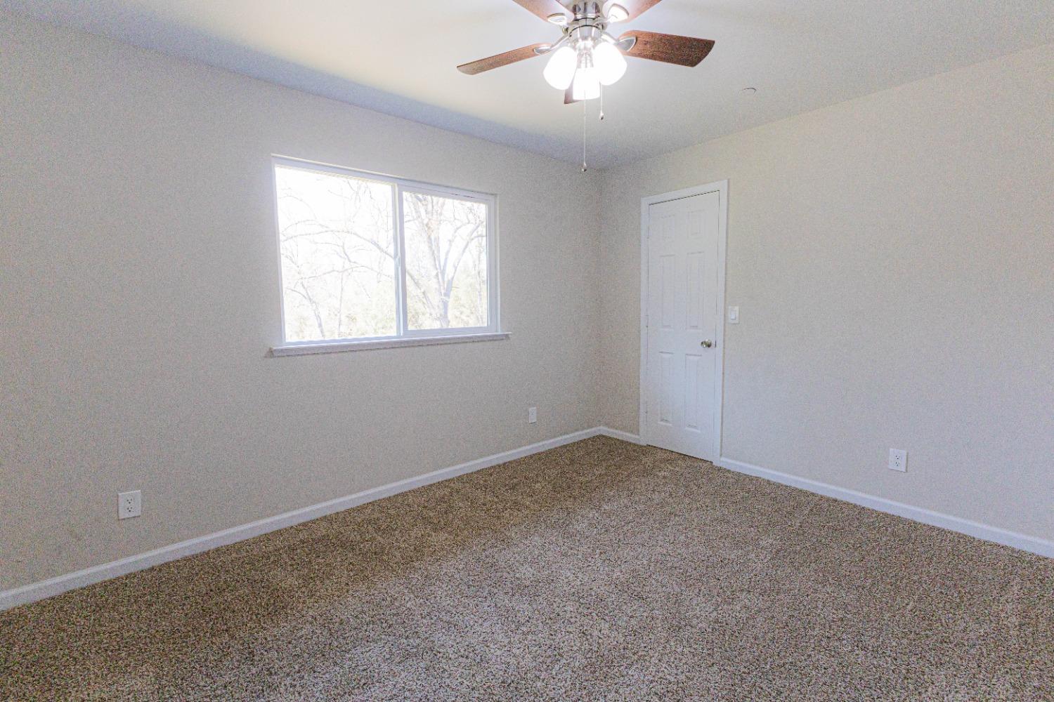 48795 Rock Point Road Oakhurst, CA 93644 - Photo 17 of 24 Gallery Image 17