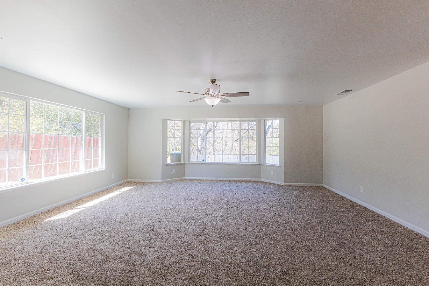 48795 Rock Point Road Oakhurst, CA 93644 - Photo 3 of 24 Gallery Image 3